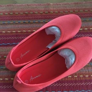 ARROMIC women’s shoe Size 11. Red.